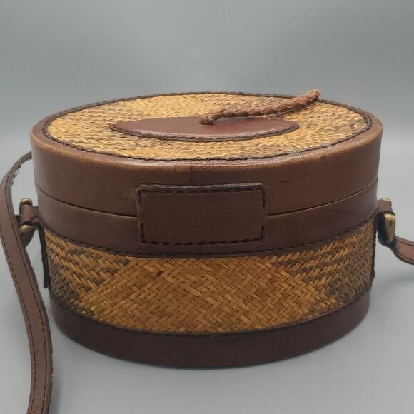 Rattan and Leather Cross Body Mini Basket Purse made in Indonesia - Picture 4 of 9